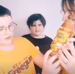 la fille qui dit mange mon cul