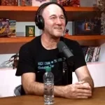 UN MISSILE ENORME / Jean-Charles Sabattier