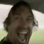 yo estaba en la disco cagando