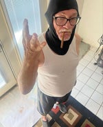 Yapping Chinese goat