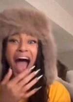 is dat... RISING GLOBAL POPSTAR SENSATION LARA RAJ?!