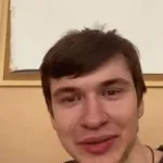 у него даже нет козырькаа - Sound