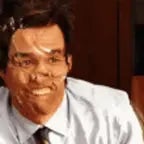 Elastic passou olhou pro fb e sorriu