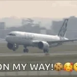 MEU AMIGO POR QUÊ TEM UM AVIÃO GIGANTE NO MEIO DA PISTA