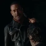 negan on pisse dans son froque ?