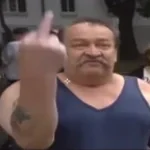 da klonae bua mit 5 6 joa zagt ma an finga i bin 61