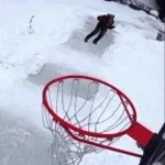 DUNKING A BASKETBALL ON ICE SKATES - YouTube