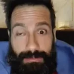 dino rigole sur la grand mere a lahlou