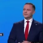 Nawrocki zapinam pas, żeby nie było afery