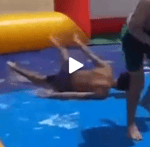 LES BRAS EN EASTPACK