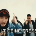 Halt die fresse du blöde nutte