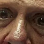 gözleri kısılıyo gözleriboosted