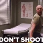 DONT SHOOT IM A MEDIC (copy)