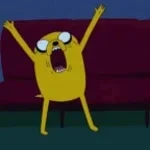 chicken-on-tree-screaming