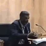 no i'm not playing on my phone