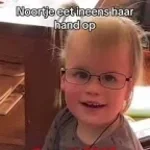 Noortje Eet Ineens Haar Hand Op - Noortje Kijk Eens Naar Mama!!