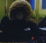 elle me demande des ciseaux