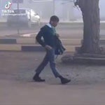 ando caminando con un flow violento - meme