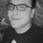 le clip mange la police