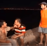 olum gel bura qırmızi şörtli