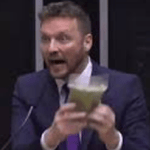 quem fuma duzentos baseados