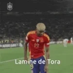 19. GAJAH TIDAK BERNIAT UNTUK