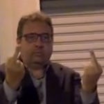 Le persone come te mi fanno cagare