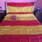 Cuando duermo en una litera yo duermo abajo y arriba España