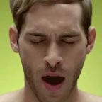 masturbazione del pene in corso