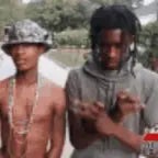 asyik menikmati malam