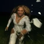 OMG IT'S BEYONCE welcome to derry