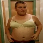 attention a pas couper ton seins