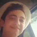 Alanzoka cantando a Dança da Mãozinha